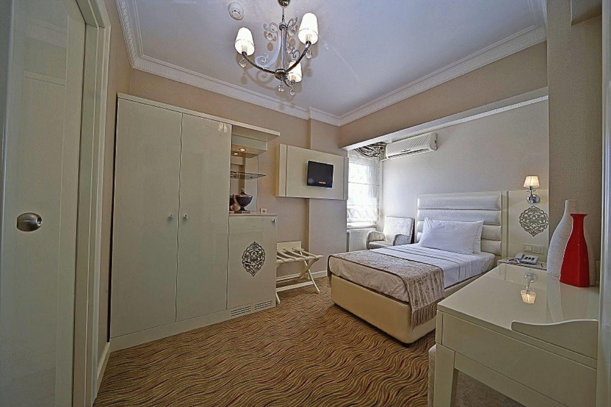 Q Hotel Laleli Istanbul Exterior photo